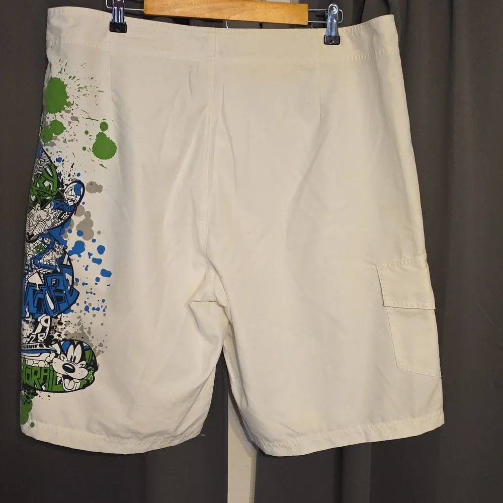 Disneyland Resort Mens Swim/Board Shorts Mickey Beach Cruise Pocket Sz 40 EUC